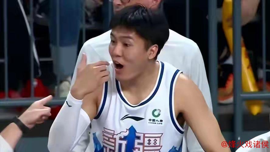 CBA处罚决定:黄荣奇禁赛3场罚款15万,崔永熙罚款2万 CBA处罚决定:黄荣奇禁赛3场罚款15万,崔永熙罚款2万