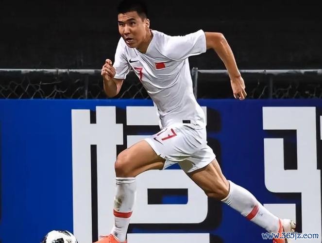 遗憾落幕：中国男足36岁传奇告别，因辱骂球迷形象受损，如今难觅新东家