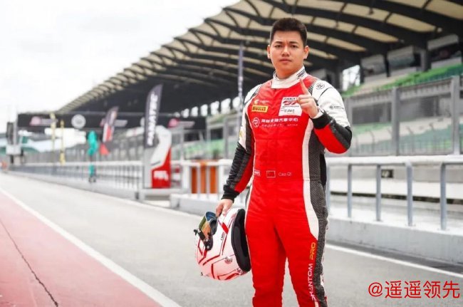 曹琦在GT世界挑战赛亚洲杯2023年马来西亚站现场